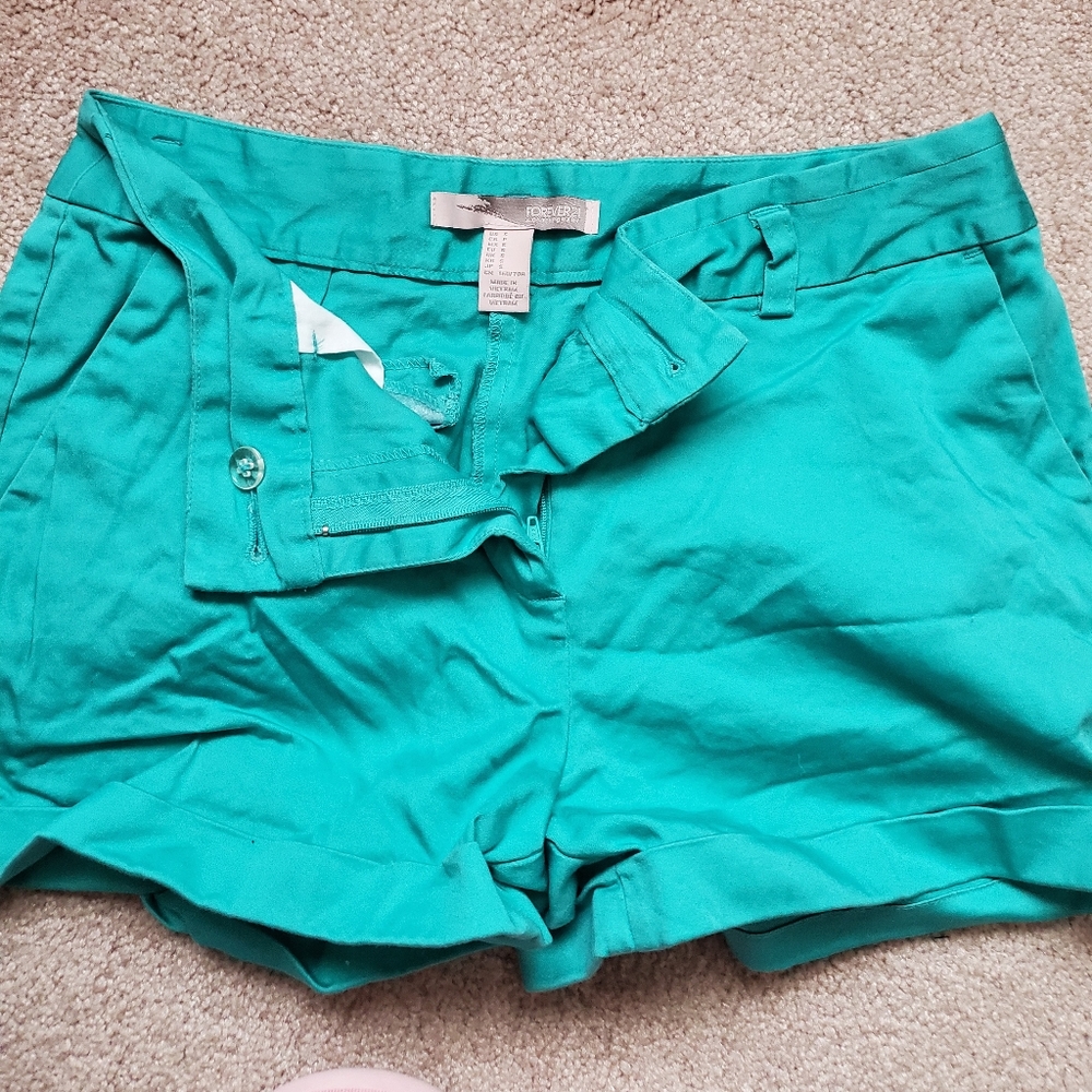 Shorts - Picture 4 of 8